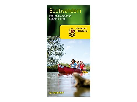 Das Titelbild der Broschüre Bootwandern - den Naturraum Altmühl hautnah erleben, zeigt zu dem Schriftzug noch drei Frauen, die im roten Kanu auf der Altmühl paddeln.