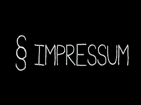 Schwarzer Hintergrund mit weißem Text "§ IMPRESSUM".